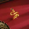 Anillo con Forma de Serpiente Chapado en Oro Estilo Antiguo, Serpiente Dorada Bailando Salvajemente, Joyería Personalizada de Aleación de Cobre del Zodiaco, Accesorio Propicio Unisex Estilo Chino