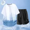 Novo Conjunto Casual Masculino Gola Redonda Estampa Lavada com Tinta Manga Curta com Shorts Soltos Verão Sensação de Gelo Conjunto Esportivo