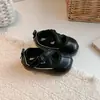 Sapatos casuais femininos estilo coreano, com bico dividido falso em couro, Mary Janes com tira cruzada para primavera e outono, sapatos baixos casuais estilo balé