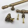 Manija de Armario Estilo Antiguo de Latón Bronce Francés Vintage para Puerta de Mueble Cajón de Gabinete de un Solo Agujero