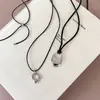 Colar minimalista com pingente geométrico de metal e cordão de cera, versátil e estiloso, design de gota d'água oca, corrente longa estilo corda para suéter e corrente para moletom