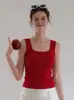 Camisola de punto de seda helada chic estilo francés rojo para mujer, diseño de verano, top tipo camiseta sin mangas de nicho 408