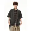 Camisa de Manga Curta Patchwork Xadrez Falsa de Duas Peças para Homens e Mulheres, Nova Marca Tendência 2026, Estilo College, Versátil Camisa de Meia Manga para Casais