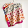 Bufanda jacquard de gatito de dibujos animados dulce para mujer, bufanda exterior gruesa de imitación cachemir de doble cara para otoño, calentador de cuello, venta al por mayor