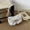 Bolso Pequeño para Mujer Estilo Nuevo y Suave con Lazo, Bolso Cruzado Versátil con Adornos de Perlas y Correa de Cadena para el Hombro