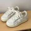 Zapatillas blancas de suela gruesa, estilo coreano, de nicho, originales, para mujer, nuevas de otoño 2026, versátiles, populares, zapatos casuales para estudiantes