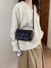 Bolso cruzado para mujer, bolso de sillín tejido vintage, sensación de alta gama, bolso de hombro cruzado, textura simple, bolso cuadrado pequeño de nicho para el día a día
