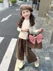 Conjunto Estiloso Soltinho Estilo Chanel para Meninas, Outono e Primavera, Versão Coreana de Duas Peças Xadrez Novo para Bebê Menina 2025 Início do Outono