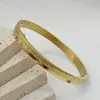 Pulseira Transfronteiriça Europeia e Americana em Aço Titânio, Fashion e Personalizada, com Letras Incrustadas de Diamante, Pulseira que Não Desbota, Joias Incrustadas de Diamante, Pulseira de Aço Inoxidável