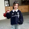 Sudadera para Niña Primavera y Otoño 2026 Nueva Moda Infantil de Otoño Manga Larga Holgada Cuello Solapa Superior para Niñas Pequeñas