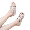 Suministro de Fábrica Conjunto de Verano Zapatillas de Tacón Bajo Suave para Madre Zapatillas Gruesas Cómodas Zapatos de Mujer Baño Interior