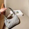 2025 Nuevo Bolso de Dumpling Bordado Vintage Bolso Pequeño en Forma de Media Luna Bolso Cruzado de Hombro de Lujo Ligero para Mujer