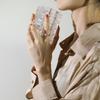 Nuevo anillo de diamantes de temperamento ligero de lujo de moda INS europeo y americano para mujer, de acero inoxidable, oro de 18 quilates, patrón de cuerda, joyería, venta directa