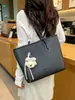 Bolso Retro de Gran Capacidad Transfronterizo para Mujer Verano 2026 Nicho Versátil Bolso Tote para Viajes Cotidianos Bolso de Hombro de Moda de Gama Alta