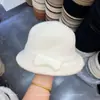 Sombreros de Estilo Francés para Mujer Otoño e Invierno 2025 Nuevo Estilo Hepburn Circunferencia de Cabeza Grande Sombrero Cubo Cálido Sombrero de Pescador de Gama Alta