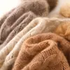 Cachemira Otoño/Invierno 2026 Estilo Nuevo para Mujer de Alta Gama Color Sólido Tejido de Cable con Pompón Engrosado Cálido Moda Gorro de Punto Casual