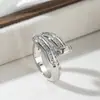 Anillo Cruzado Nuevo Lujo Intersectante Forma de Uña Moda Diseño de Alto Nivel con Brillo Incrustaciones de Pedrería Anillo de Dedo Abierto Ajustable Joyería para Mano