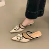 Nuevas Zapatillas de Tacón Bajo Estilo Pequeño de Lujo para Mujer Punta Puntiaguda Cubierta de Zapato Medias Zapatillas Calzado de Combinación Primavera Verano Ropa Exterior 2026