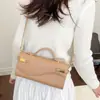 Ruien 2026 Nova Bolsa de Mão Texturizada Retrô Moda Bolsa Baguete Feminina Bolsa Transversal para o Dia a Dia