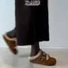 Sapatos Birkenstock de Couro Genuíno Lã Femininos Novo 2026 Inverno Mais Veludo Quente Sapatos Femininos de Algodão Bico Fechado Chinelos de Pelo