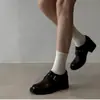Versão em Pele de Ovelha ~ Couro Genuíno Sapatos Loafer Marrons de 5cm para Mulheres Britânicos Versáteis Bico Redondo Rebites Salto Grosso Sapatos Pequenos de Couro Sola Grossa Planos