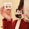 Grampo de Cabelo Leão de Veludo para Ano Novo, Estilo Chinês Novo, Presilha Bico de Pato Versátil com Design Único, Acessório de Cabelo de Nicho