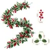Colgante de pared de enredadera de flor artificial para decoración del hogar con hojas de acebo y bayas rojas, arreglo de ambiente navideño, enredadera artificial de Navidad