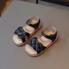 Sandálias Infantis 2024 Verão Novo Tecidas Abertas Sapatos de Princesa Sapatos para Crianças Pequenas e Médias Tendência