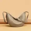Bolso Cruzado Nuevo de Piel de Vaca Transfronterizo para Mujer, Lujo Ligero, Textura de Alta Calidad, Bolso de Hombro para la Axila, Bolso Tipo Dumpling Retro y Versátil