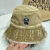 Sombrero de pescador deshilachado de mezclilla lavada retro japonés para mujer, sombrero de cubo bordado con oso de dibujos animados coreano, sombrero para el sol que hace que la cara parezca pequeña