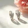Aretes de Zirconia con Forma de Serpiente para Mujer, Elegantes y de Nicho, con un Toque de Lujo, Diamantes Brillantes, Lujo Ligero, Modernos, Versátiles, Únicos y Simples Accesorios para Orejas