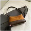 Bolsa Grande para Dumplings para Mulheres 2025 Inverno Nova Simples de Ombro Transversal Bolsa Quadrada Pequena para Alunos Aula Trabalho