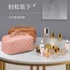 Fábrica de Equipaje Yiwu Suministro Transfronterizo Muestras Gratuitas Neceser Acolchado Bolsa Almohada Bolsa de Acordeón Tienda de Fábrica Yiwu