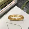 [08] Pulsera Calidoscopio de Trébol de Cuatro Hojas de la Suerte Seiko Moda Europea y Americana Pulsera de Cuentas Florales de Diamante con Gipsófila