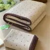 Cobre-leito Mansha Ganso Conjunto de Três Peças Floral Retrô Acolchoado para Todas as Estações Lençol Tatami para Cama de Casal Dormitório Estudantil