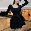 Novo vestido de outono estilo francês com amarração frontal cruzada em laço, decote quadrado para mulheres, com cintura marcada, design plissado e uma silhueta curta e bufante de princesa