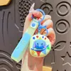 Llavero de Muñeca de Dibujos Animados Creativa con Letra Oso Fresa Lindo Niño de Tres Ojos Colgante de Bolsa Regalo Pequeño Venta al por Mayor