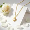 Delicado y Atmosférico Collar de Corazón de Nácar Blanco para Mujer, Encaje Dorado Retro, Diseño de Nicho, Accesorio de Moda y Versátil