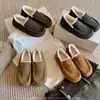 Sapatos Femininos de Couro Genuíno na Cor Uva, Sapatos Slip-On de Solado Grosso com Forro de Pelúcia, Mocassins Femininos para o Inverno 2025, Adequados para Uso Externo