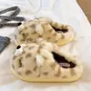 Pantuflas de felpa con estampado de leopardo de dibujos animados Prince Naka para mujer, estilo nuevo, forradas de felpa, cálidas, para uso en interiores en casa, antideslizantes, pantuflas de algodón con suela gruesa