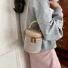 Diseño de nicho colección nueva 2026: bolso de hombro, bolso cruzado y bolso tote de mujer, elegantes y minimalistas, perfectos para el uso diario y para ir al trabajo.