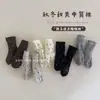 Meias Infantis para Primavera e Outono, Temporada de Volta às Aulas, Meias de Cano Médio com Bolinhas Estilo Coreano para Meninas, Absorventes de Suor e Respiráveis, Meias Resistentes à Sujeira para Estudantes