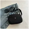 Bolsa de Ombro Lisa de Novo Estilo para Mulheres, Bolsa Quadrada Pequena Leve Casual Versátil para Exterior, Bolsa Transversal Plissada da Moda para o Dia a Dia