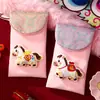 Bolsa de Sobre Rojo Año Nuevo de la Cabra 2027 para el Festival de Primavera, Billetera Creativa y Personalizada con Colgante para Niños para Dinero de la Suerte, Sobre Rojo de Año Nuevo