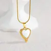 Estilo de Corte Francés Lujo Ligero Collar de Corazón Acero de Titanio Color Duradero Colgante Nácar Sentido del Diseño de Nicho Cadena para Clavícula Al por Mayor