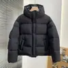 Casaco Curto 95% Penugem de Pato Branco para Mulheres, Novo Estilo Inverno 2026, Jaqueta Puffer com Capuz para Figuras Petite, Roupa de Exterior de Luxo Leve
