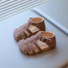 Nuevas Sandalias Infantiles para Verano 2026, Zapatos de Playa Huecos con Suelas Suaves para Niñas Mayores, Sandalias Cerradas Versátiles Casuales