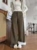 Pantalones de pana blancos forrados de polar para mujer, nuevo estilo de invierno, corte holgado, efecto adelgazante, sensación de alta gama, pantalones rectos de pierna ancha