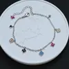 Pulseira de Trevo de Quatro Folhas Colorida Dopamina Estilo Francês de Luxo Leve para Mulheres, Moderna e Sofisticada, Estilo de Nicho, Joias Minimalistas
