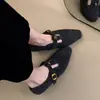 Sapatos Mary Jane de Camélia Estilo Coreano com Aumento Oculto de Altura e Forro de Pelúcia, Adequados para Usar com Saias